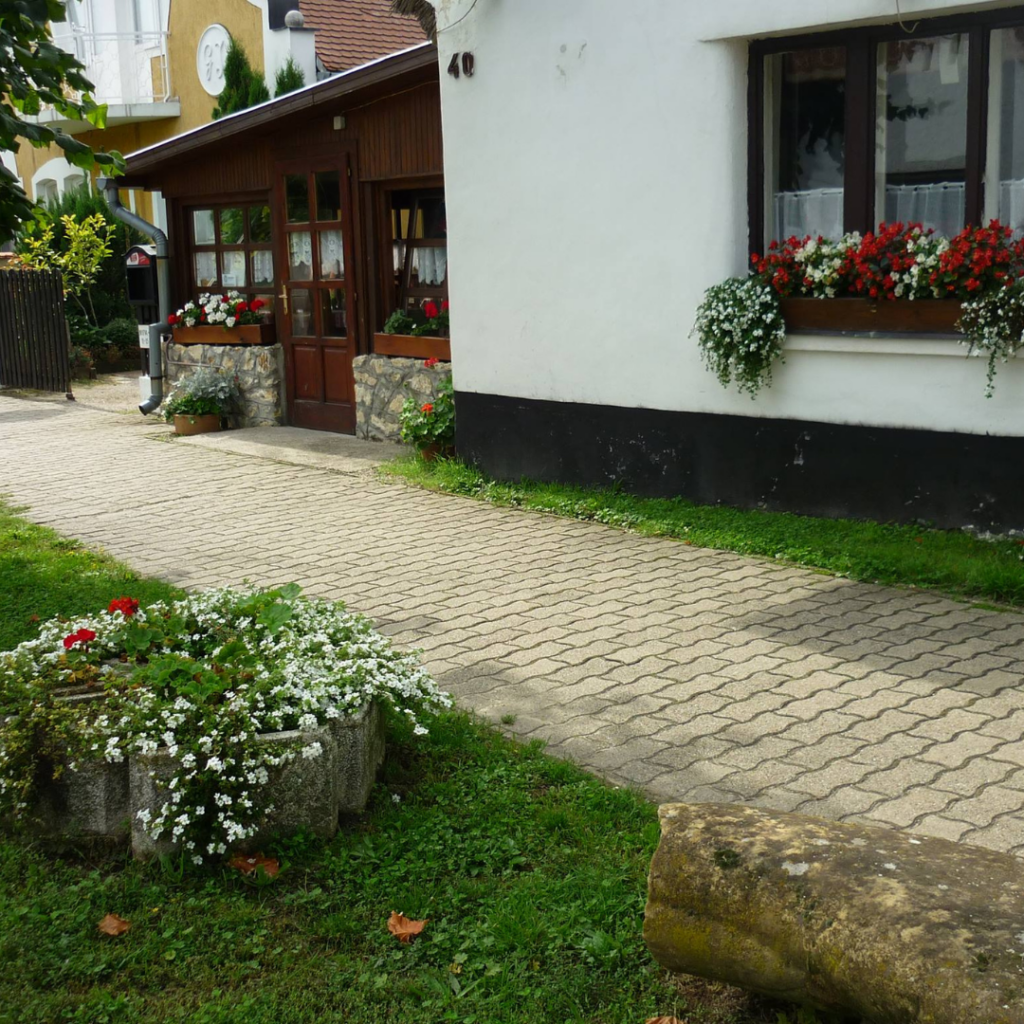 Hatod Kisvendéglő Utcai látkép